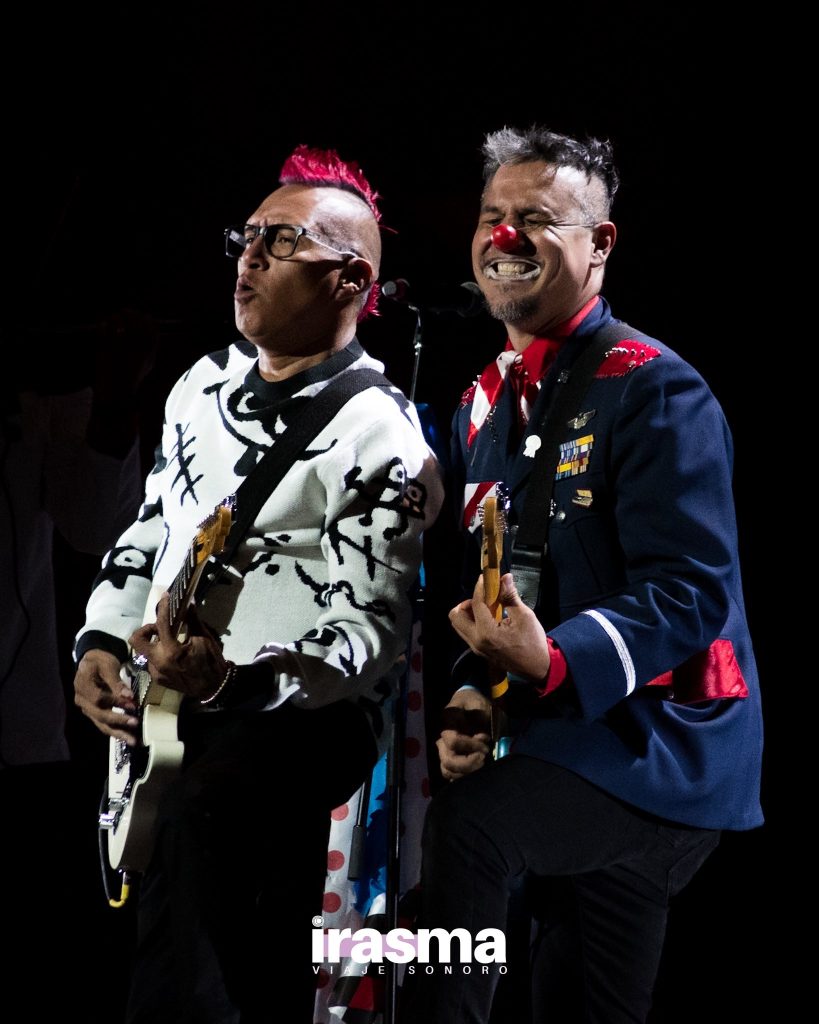 TRICICLO CIRCUS BAND, NARICES ROJAS QUE NO PARAN DE TOCAR 7 4T