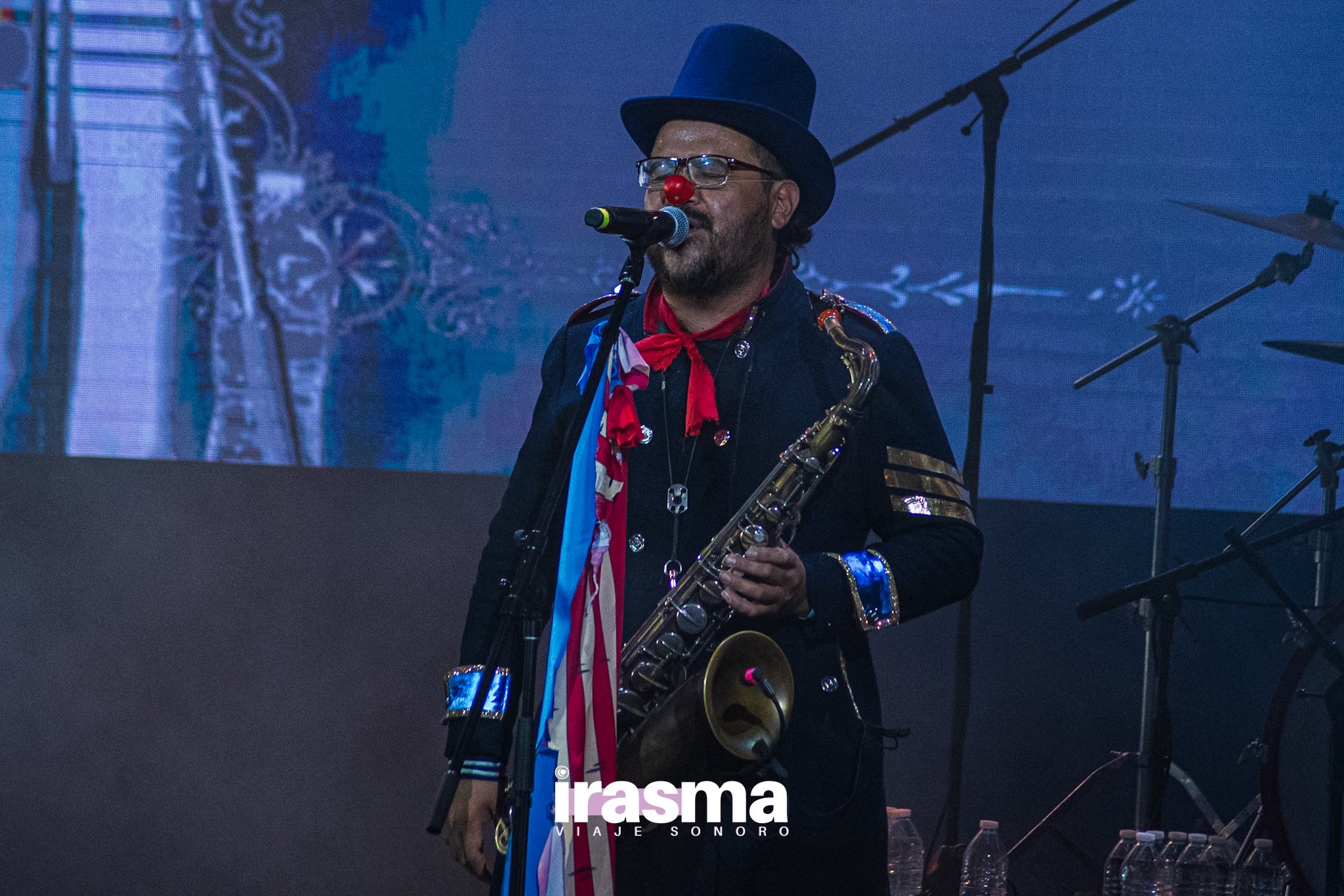 TRICICLO CIRCUS BAND, NARICES ROJAS QUE NO PARAN DE TOCAR 2 7T
